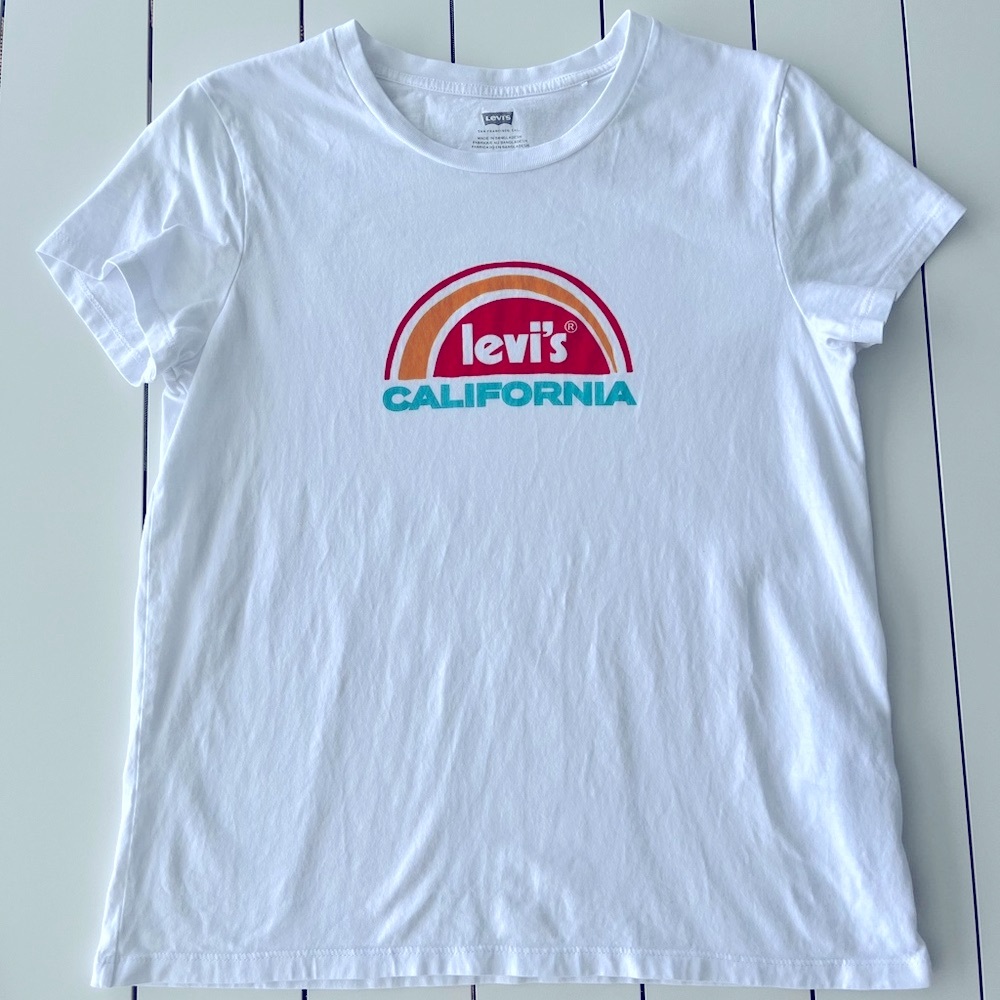 Levi’s Graphic Short Sleeve T-Shirt Small Rainbow Design Cotton
